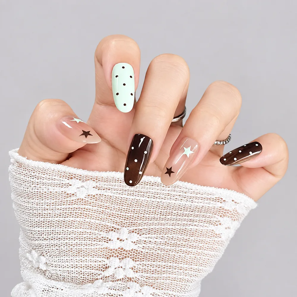 Maillard Brown Star Cat Eye Medium Oval Press-On Nails