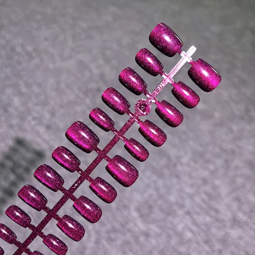 Solid Color Cat Eye Short Press-On Nails photo 3