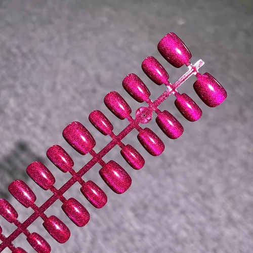 Solid Color Cat Eye Short Press-On Nails photo 4