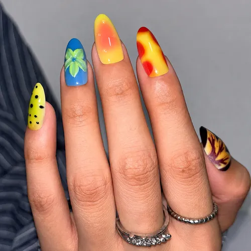 Oil-Painting Yellow and Blue Flower Ombré Almond Press-On Nails photo 2