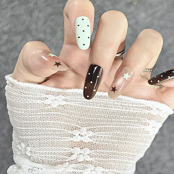 Maillard Brown Star Cat Eye Medium Oval Press-On Nails photo 3
