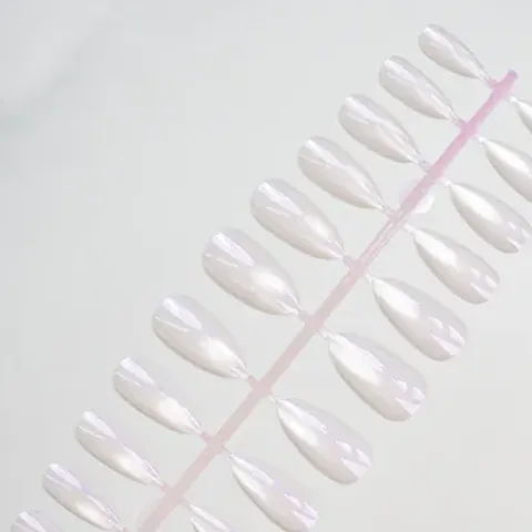 Aurora Solid Cat Eye Almond Press-On Nails design 4