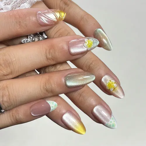 Fresh Flower French Ombré Cat Eye Short Almond Press-On Nails photo 4