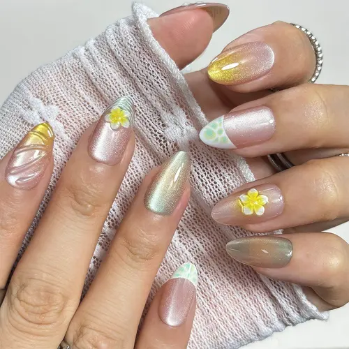 Fresh Flower French Ombré Cat Eye Short Almond Press-On Nails photo 5