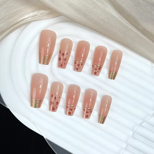 Leopard Spot Ombré Gold Foil Medium Square Press-On Nails photo 4