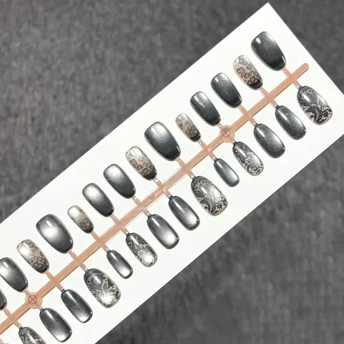 Silver-Gray Lace Cat Eye Short Oval Press-On Nails photo 3