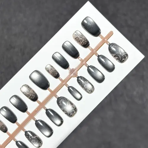 Silver-Gray Lace Cat Eye Short Oval Press-On Nails photo 4